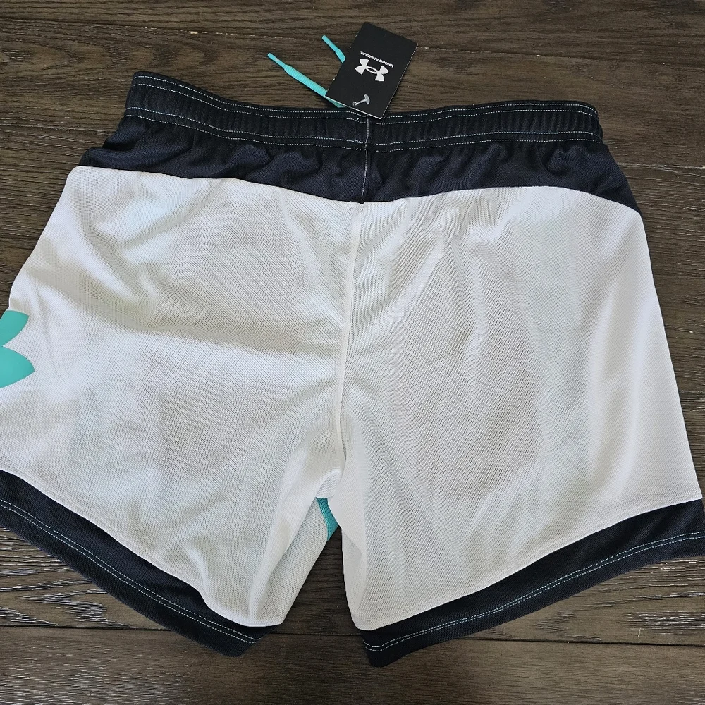 NWT UNDER ARMOUR WOMEN'S BASELINE 6